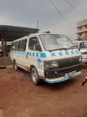 Toyota HiAce 2002 White
