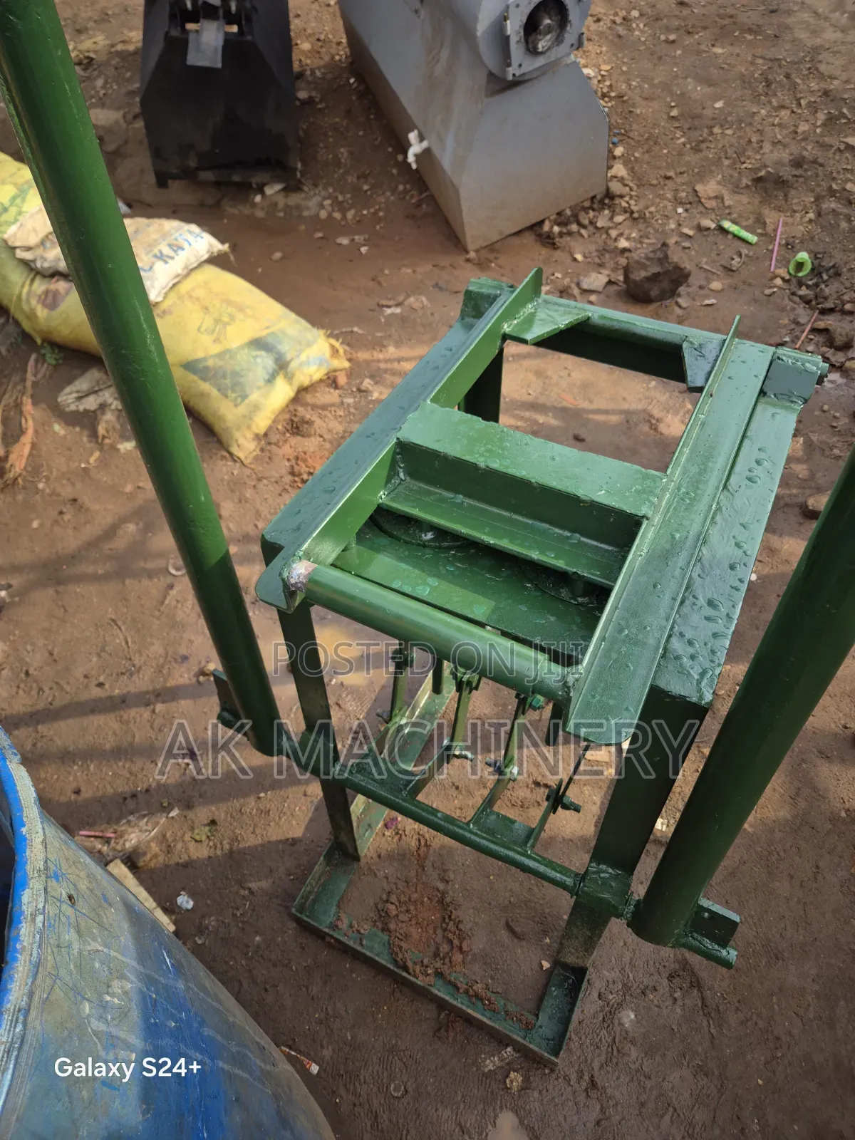 Honey Comb Briquettes Machine.