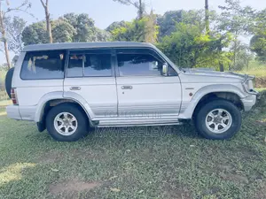 Mitsubishi Pajero 1998 White