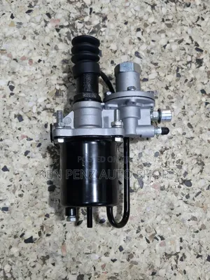 Fuso and Elf Hydraulic Clutch Booster / Servo Assembly