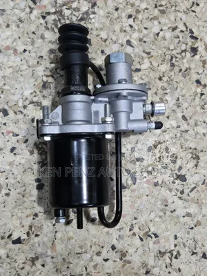 Fuso and Elf Hydraulic Clutch Booster / Servo Assembly