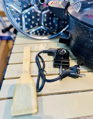 Multifunctional Electric Cooker With Steamer 8L