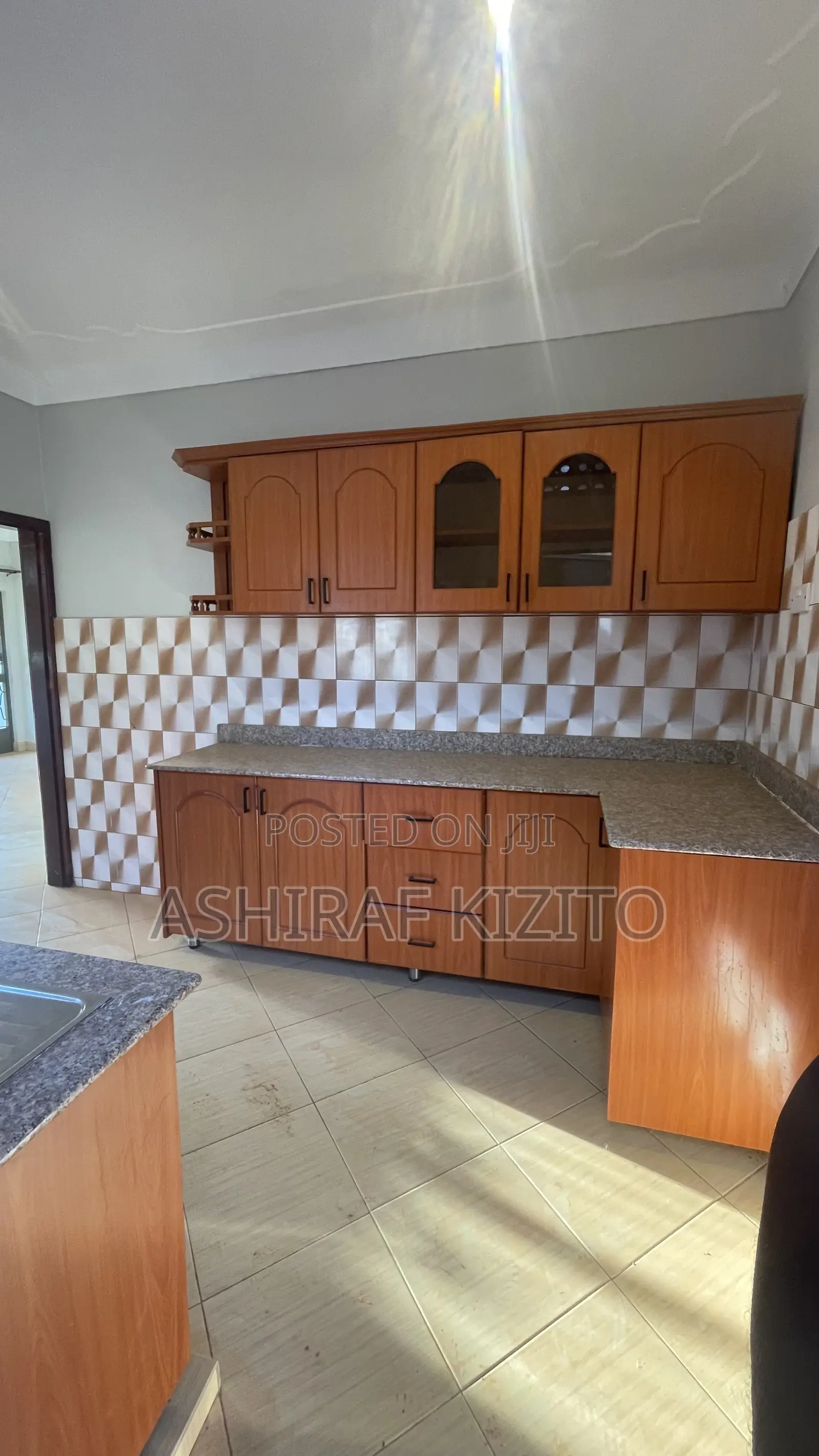 3bdrm House in Ssabagabo-Makindye for rent