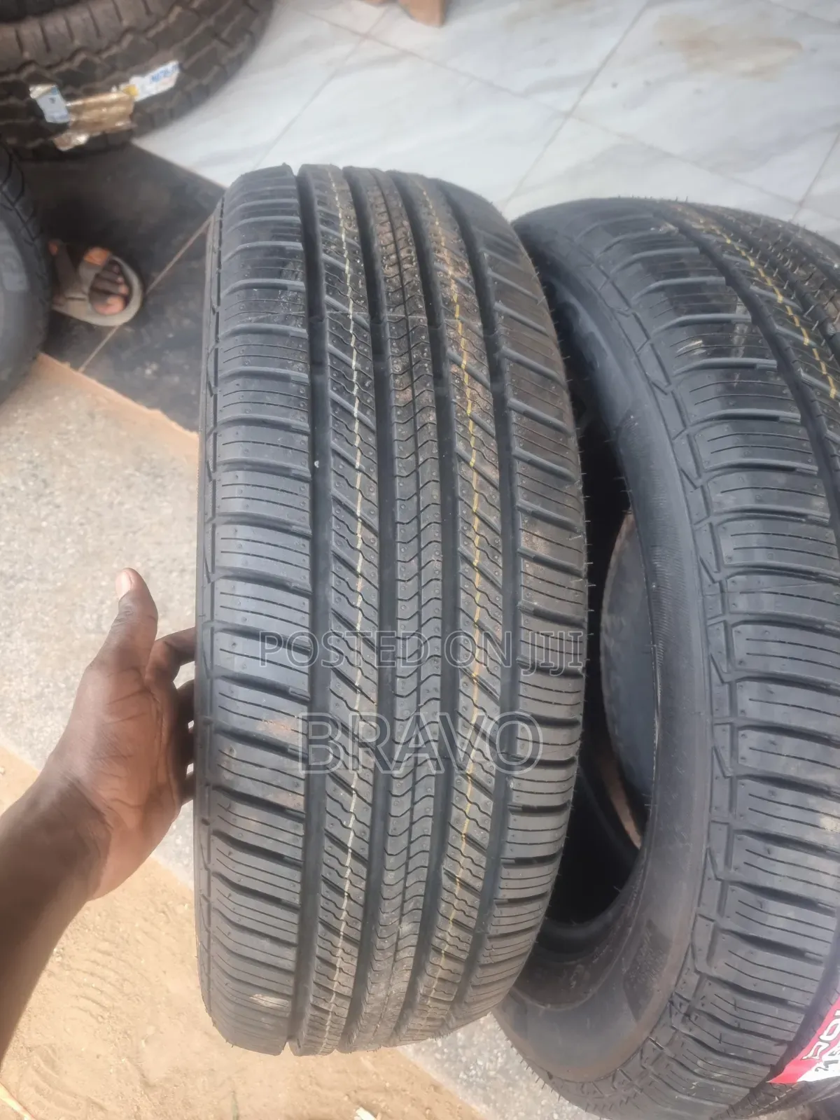 215/60r17 New Tires for Toyota Alphard.