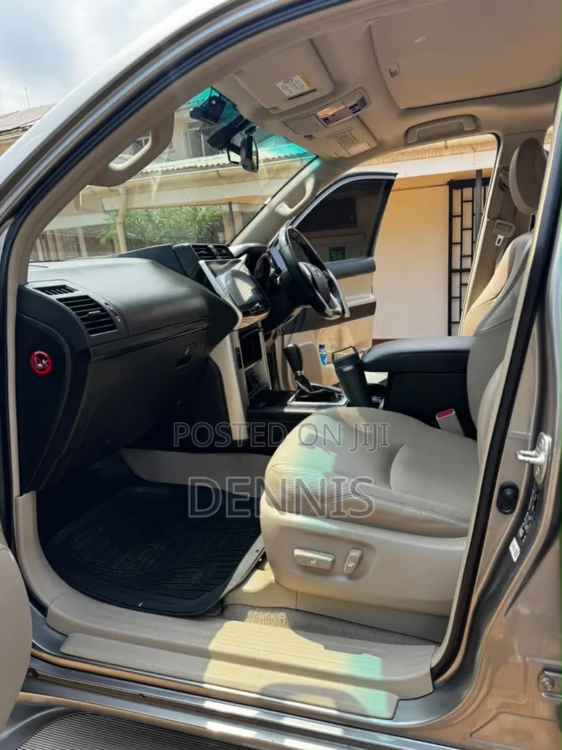 Toyota Land Cruiser Prado 2012 Silver