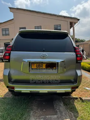 Toyota Land Cruiser Prado 2012 Silver