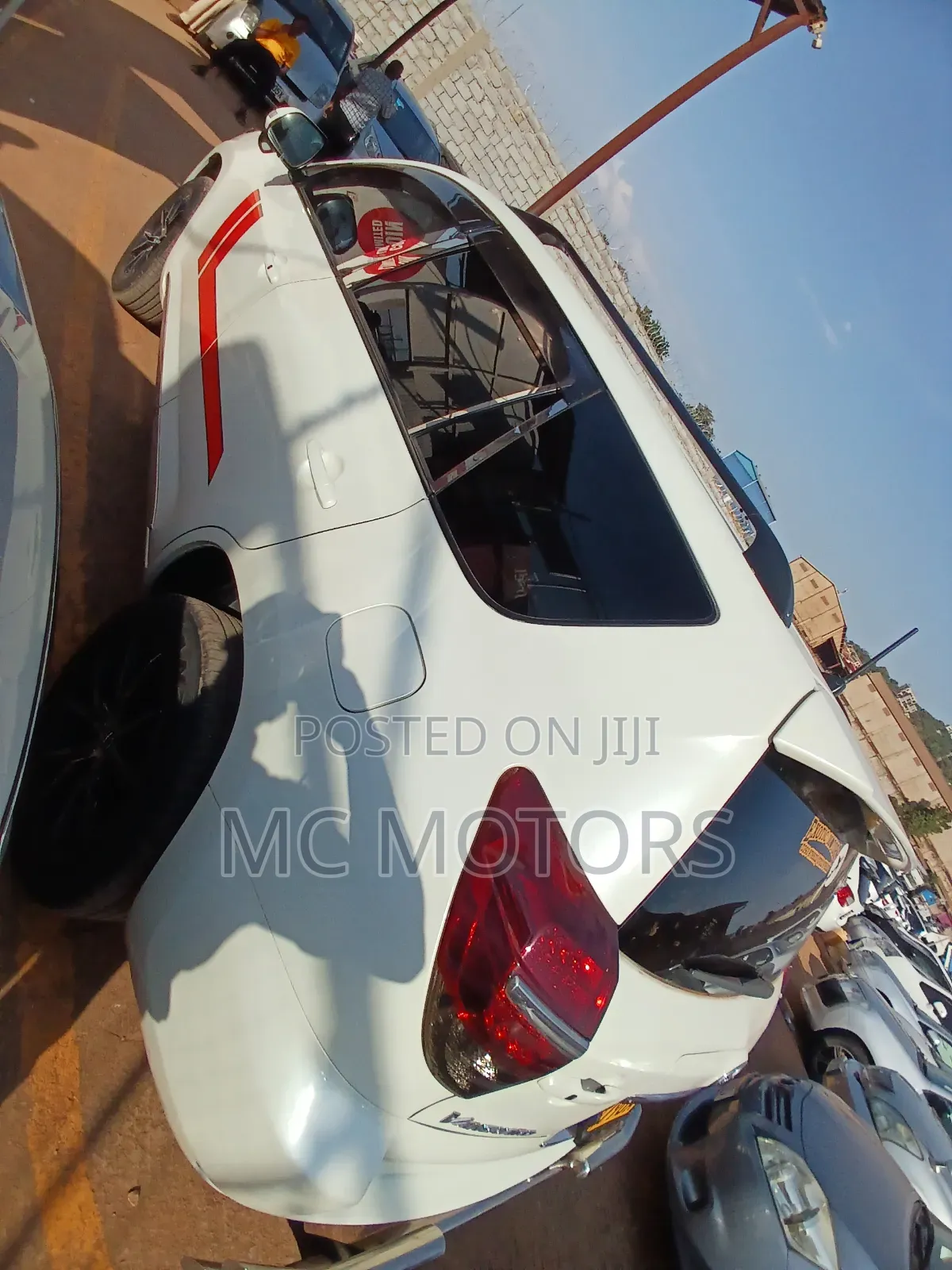 Toyota Vanguard 2010 White