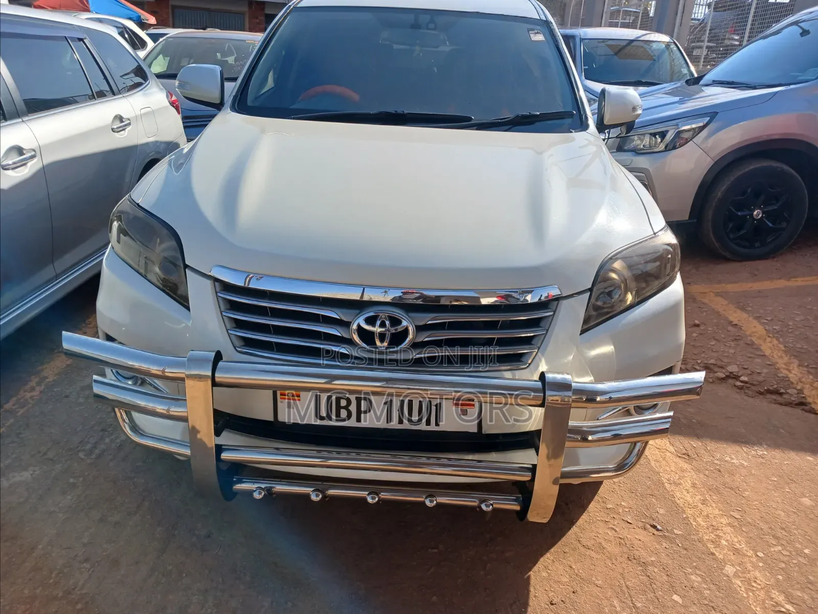 Toyota Vanguard 2010 White