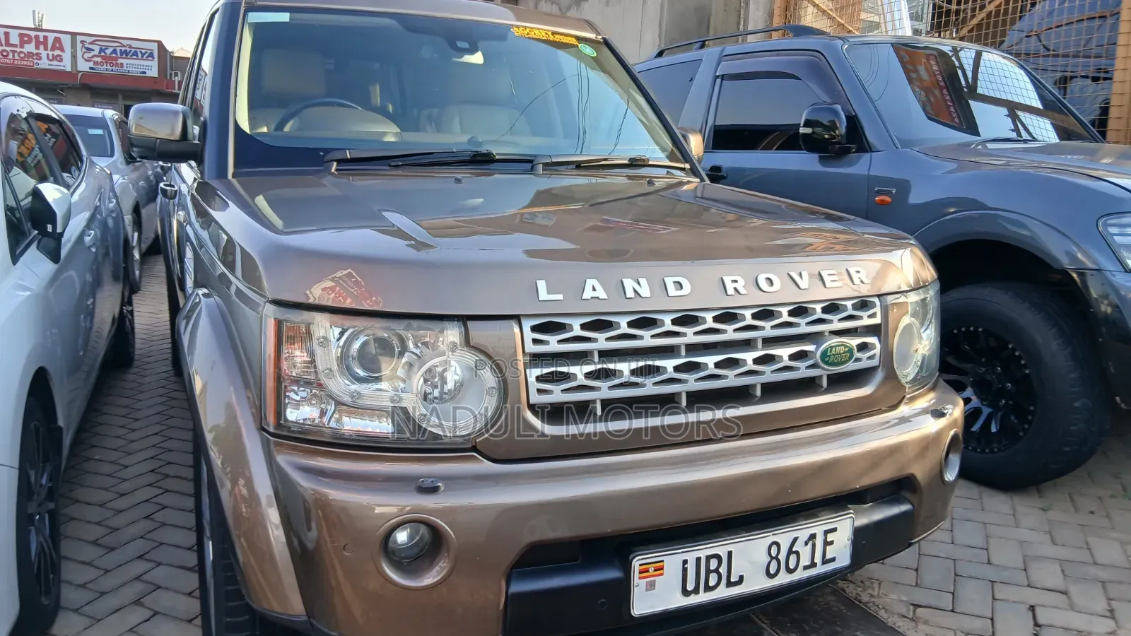 Land Rover Discovery 2012 Gold