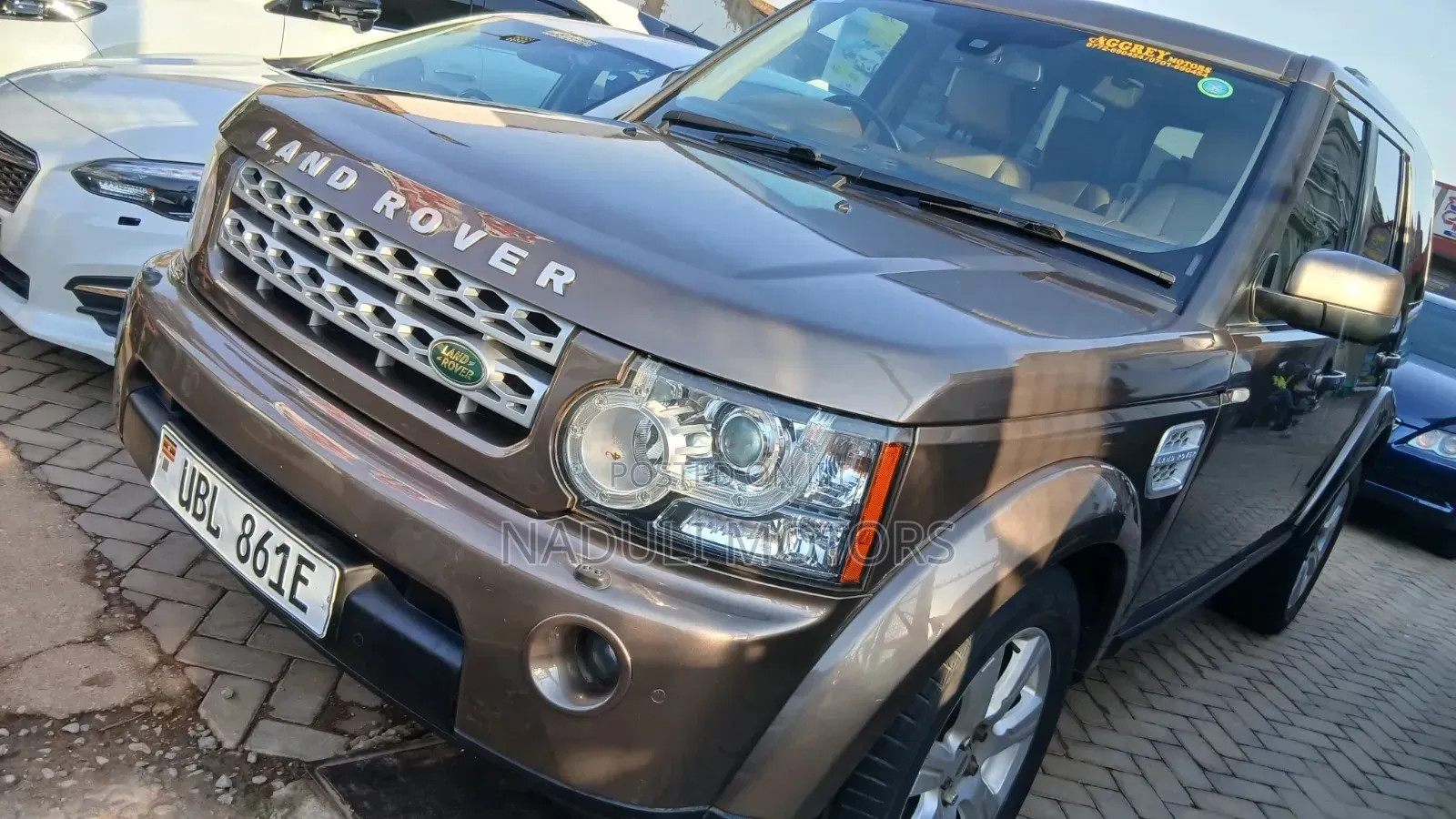 Land Rover Discovery 2012 Gold
