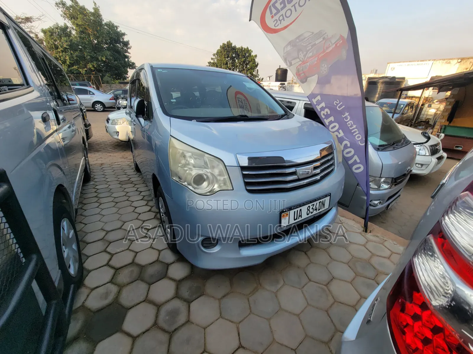 Toyota Noah 2012 Gray