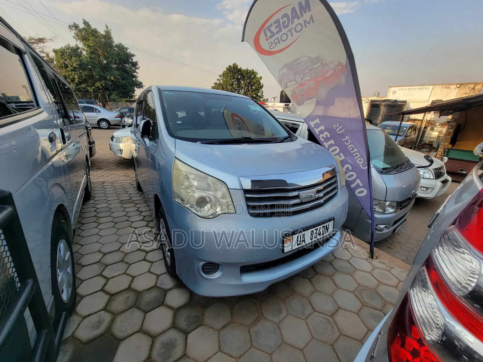Toyota Noah 2012 Gray