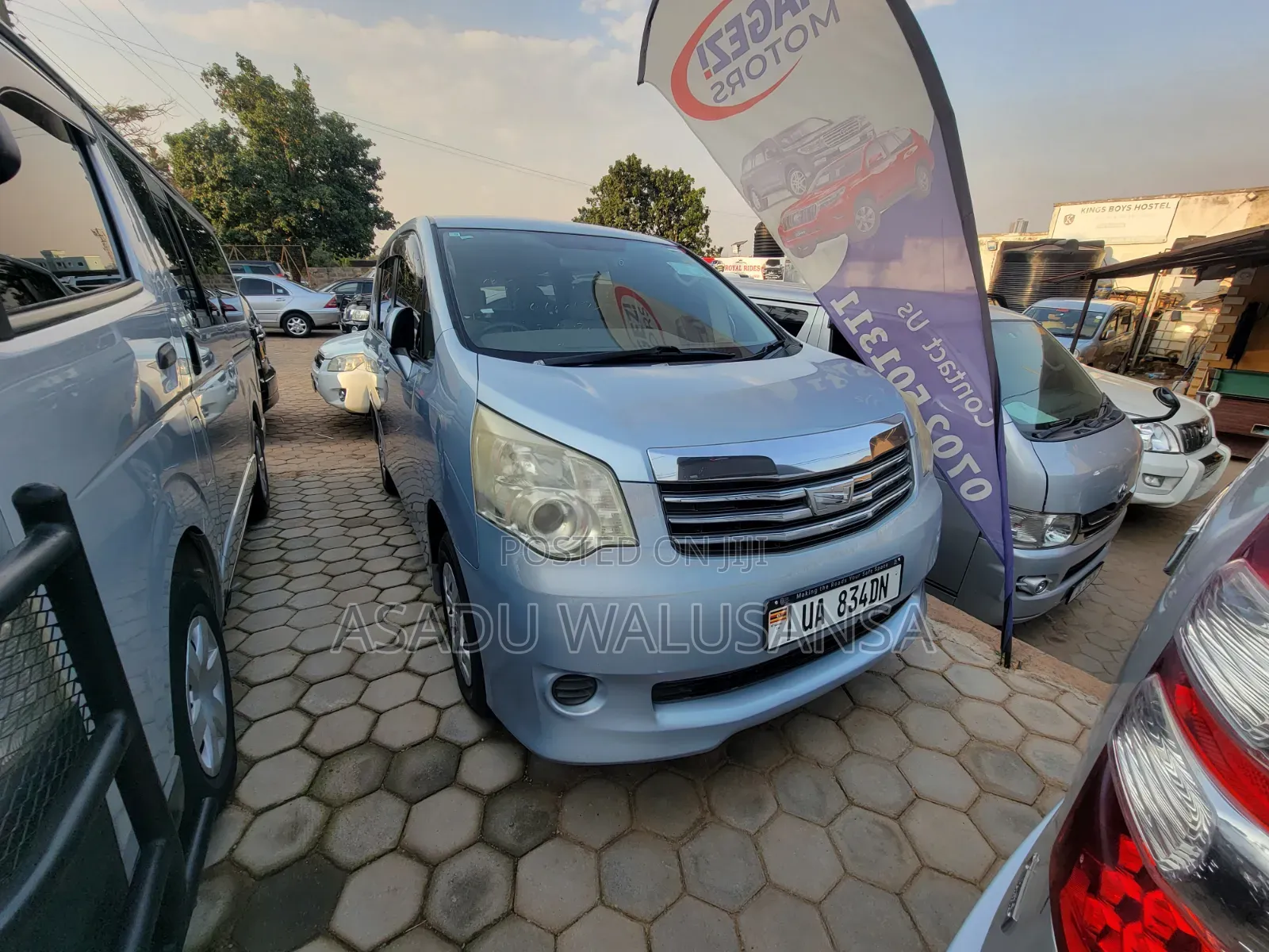 Toyota Noah 2012 Gray