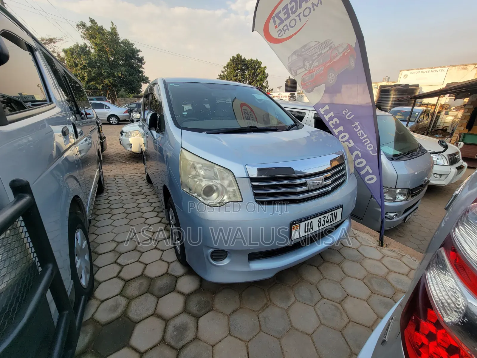 Toyota Noah 2012 Gray