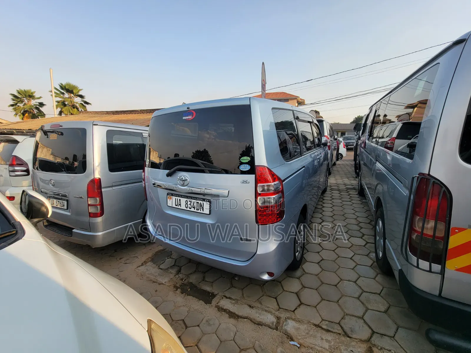 Toyota Noah 2012 Gray
