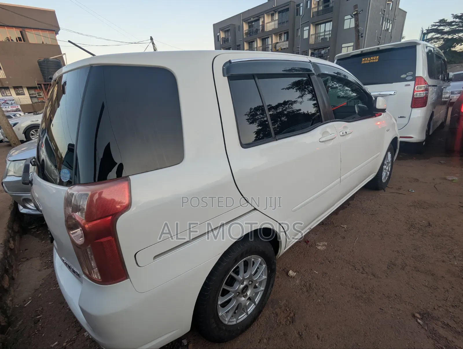 Toyota Raum 2010 White