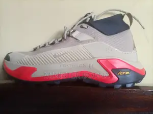 Nike ACG Zegama Trail