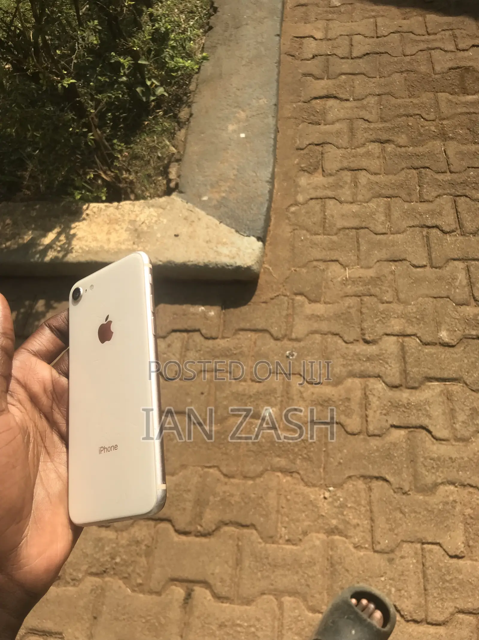 Apple iPhone 8 64 GB White