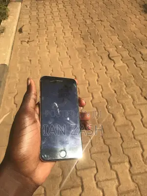 Apple iPhone 8 64 GB White