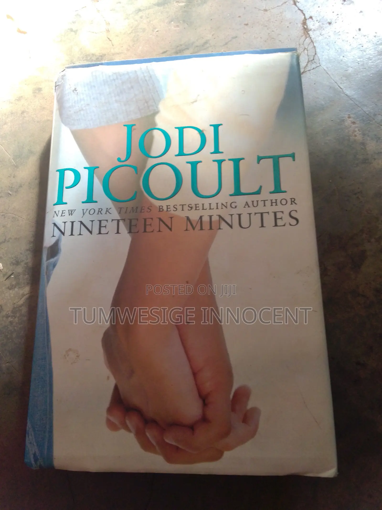 A Novel of Nineteen Minutes