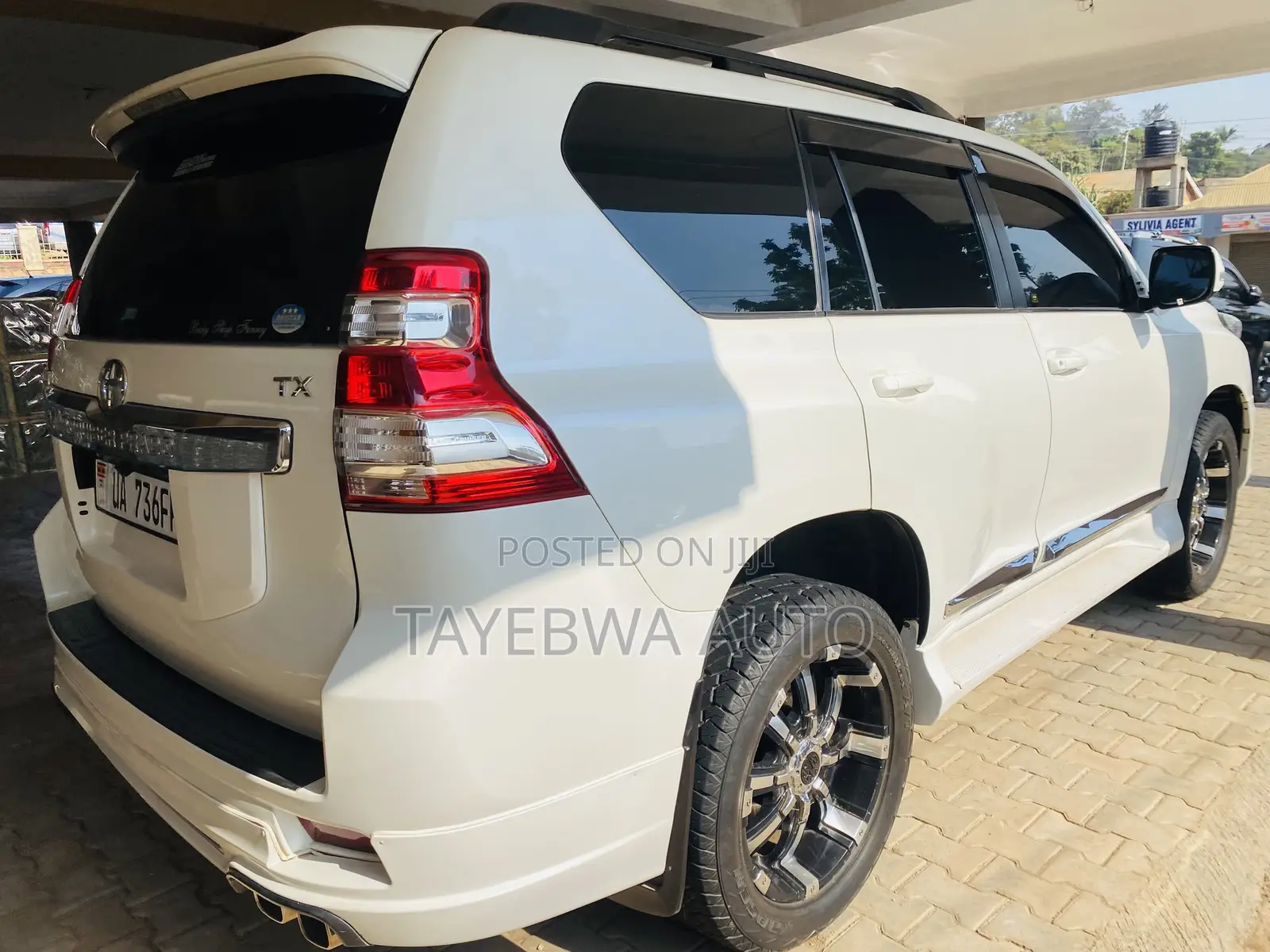Toyota Land Cruiser Prado 2015 White