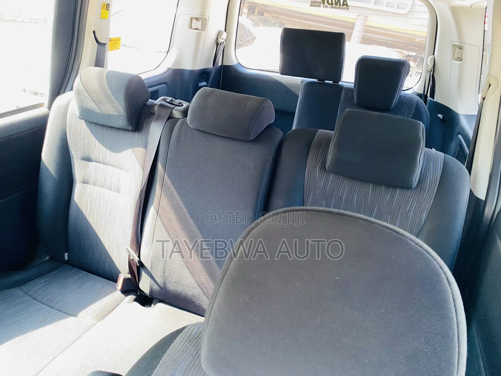 Toyota Noah 2011 White