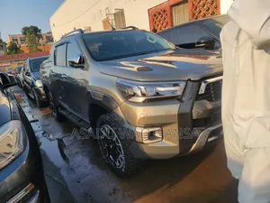Toyota Hilux 2017 Gray