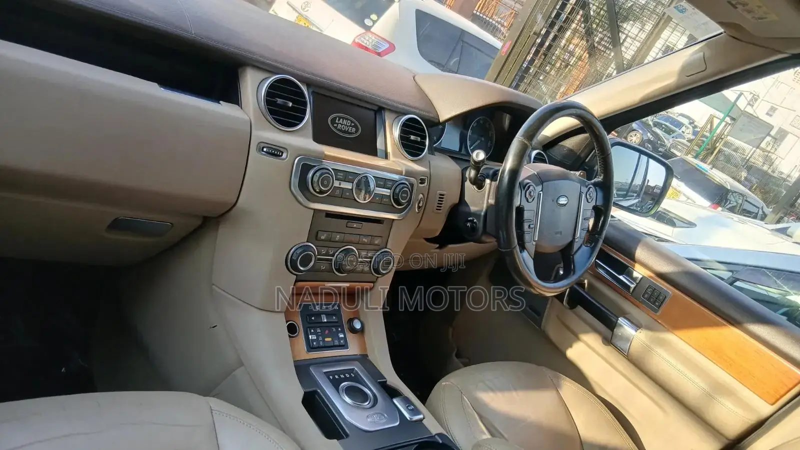 Land Rover Discovery 2012 Gold