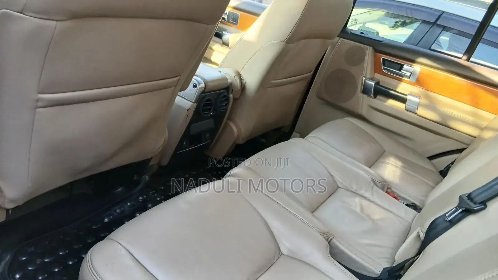 Land Rover Discovery 2012 Gold