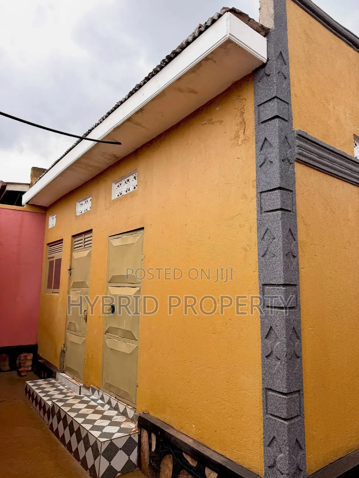 2bdrm Apartment in Nansana Along Hoima for sale