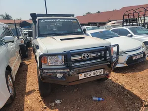Toyota Land Cruiser 2009 White