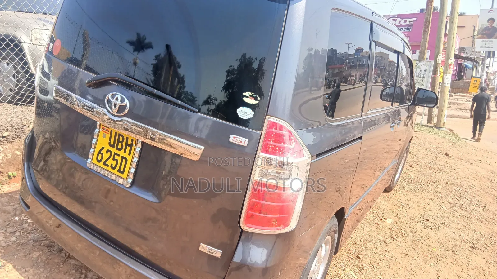 Toyota Noah 2012 Gray