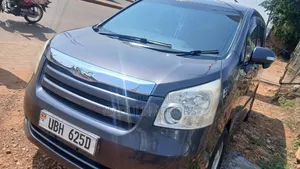 Toyota Noah 2012 Gray