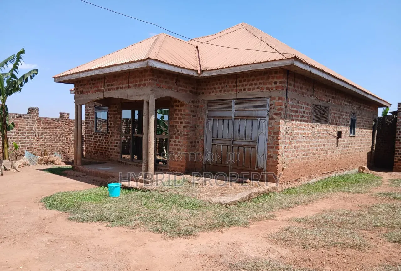 3bdrm House in Namusera~Kakunyu for sale