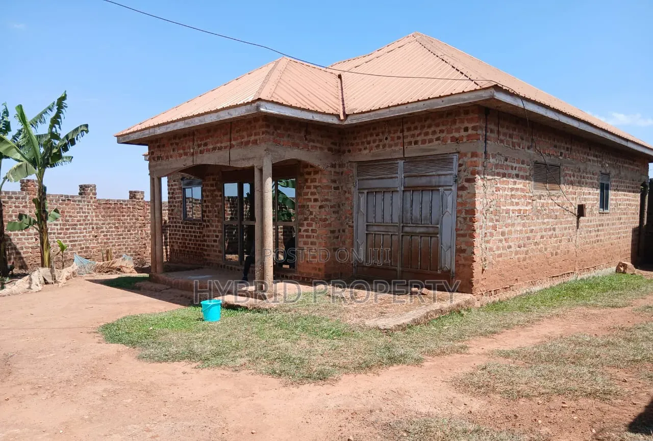 3bdrm House in Namusera~Kakunyu for sale