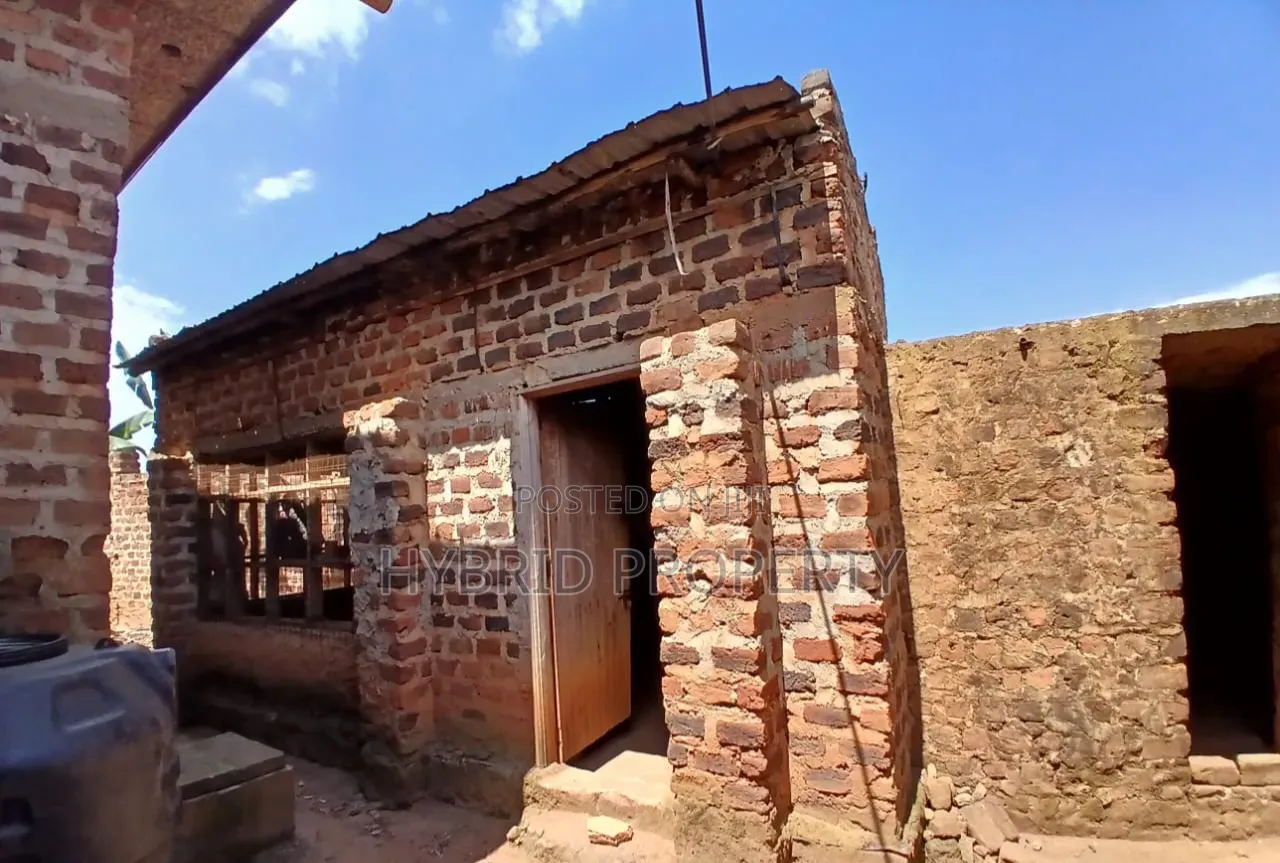 3bdrm House in Namusera~Kakunyu for sale