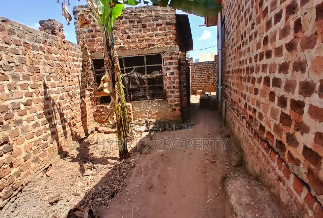 3bdrm House in Namusera~Kakunyu for sale