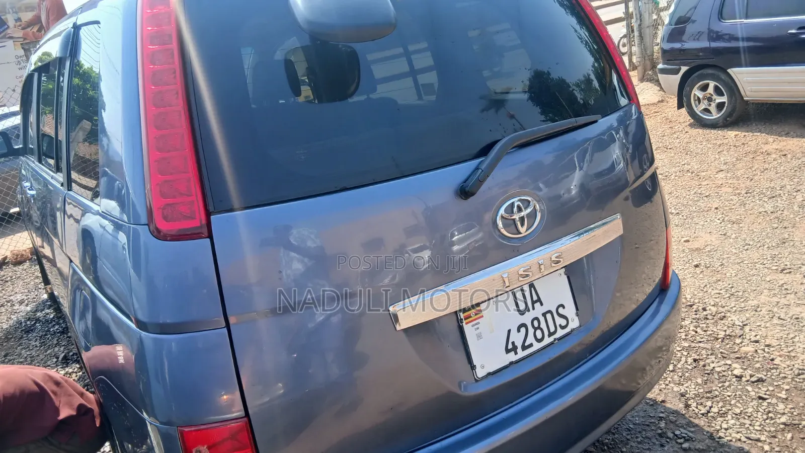 Toyota ISIS 2009