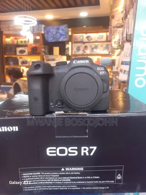 Canon EOS R7 Mirrorless Camera