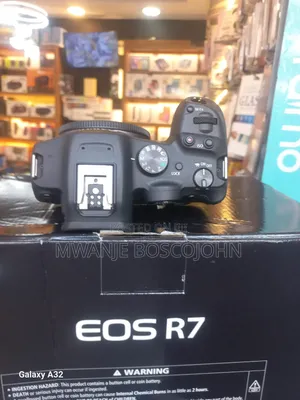 Canon EOS R7 Mirrorless Camera
