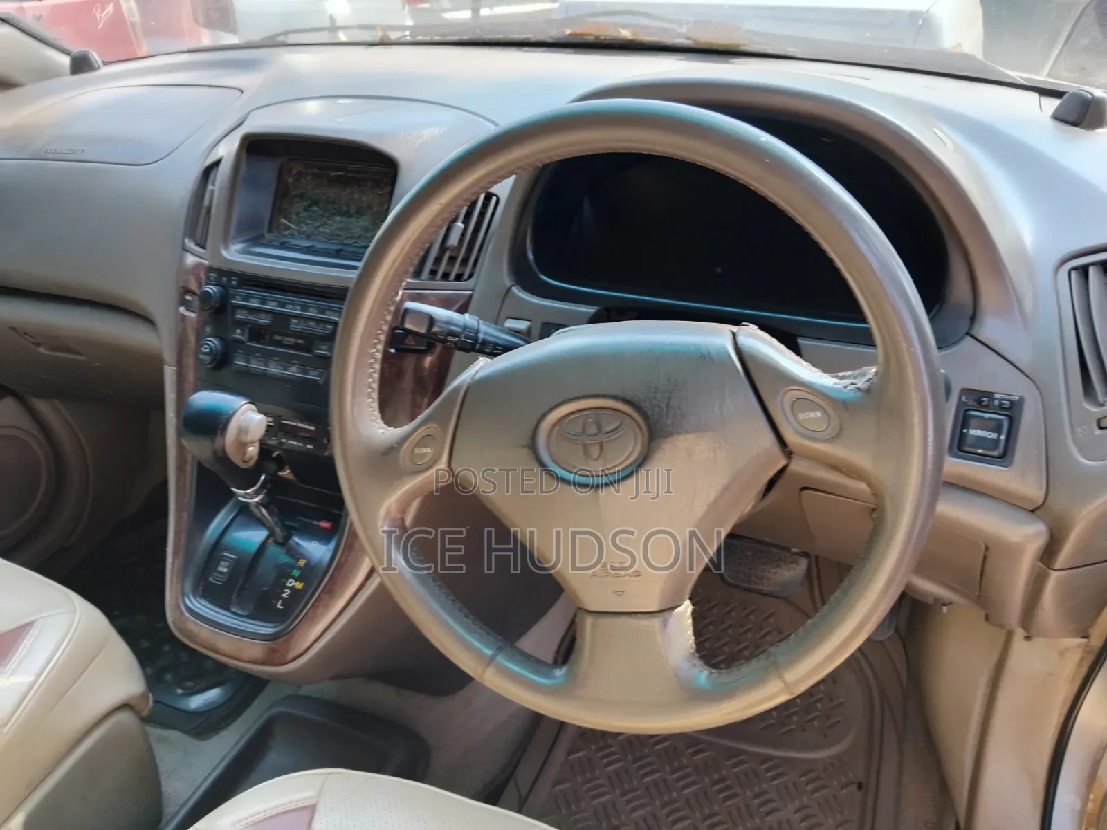Toyota Harrier 2000 Silver