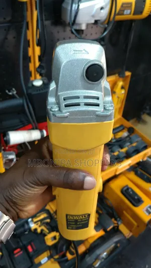 Dewalt 870w Commercial Use Heavy Duty Angel Grinder