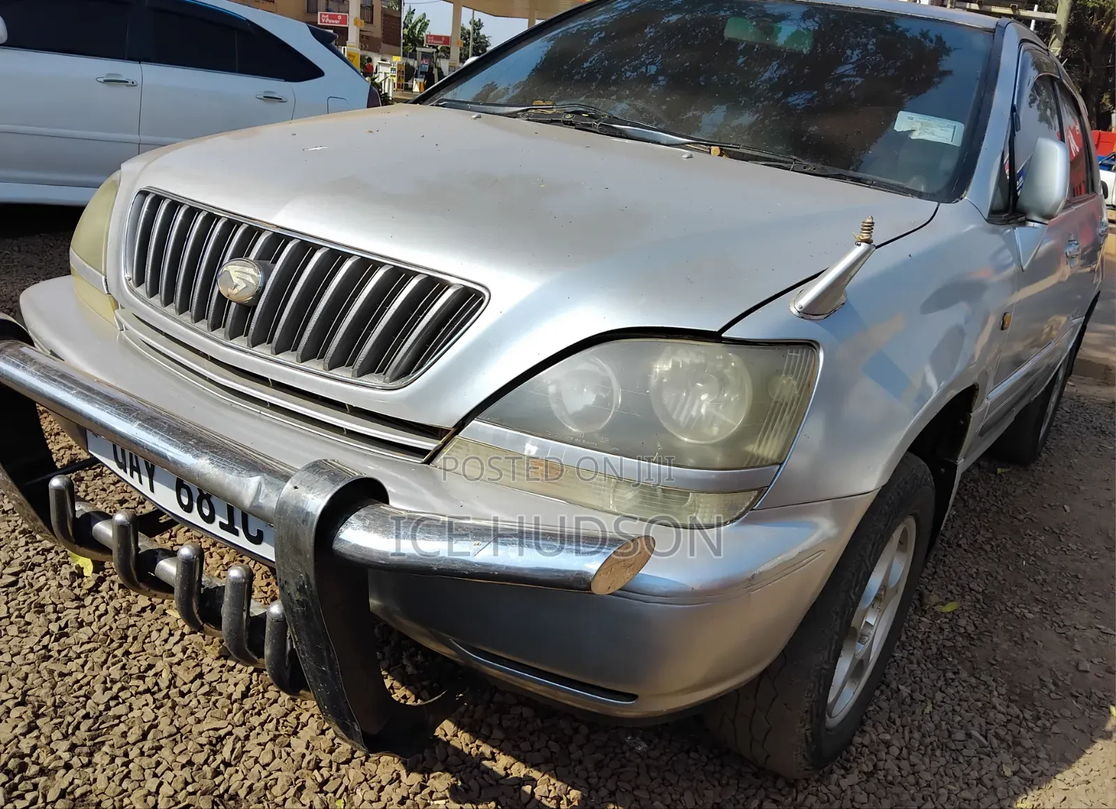 Toyota Harrier 2000 Silver