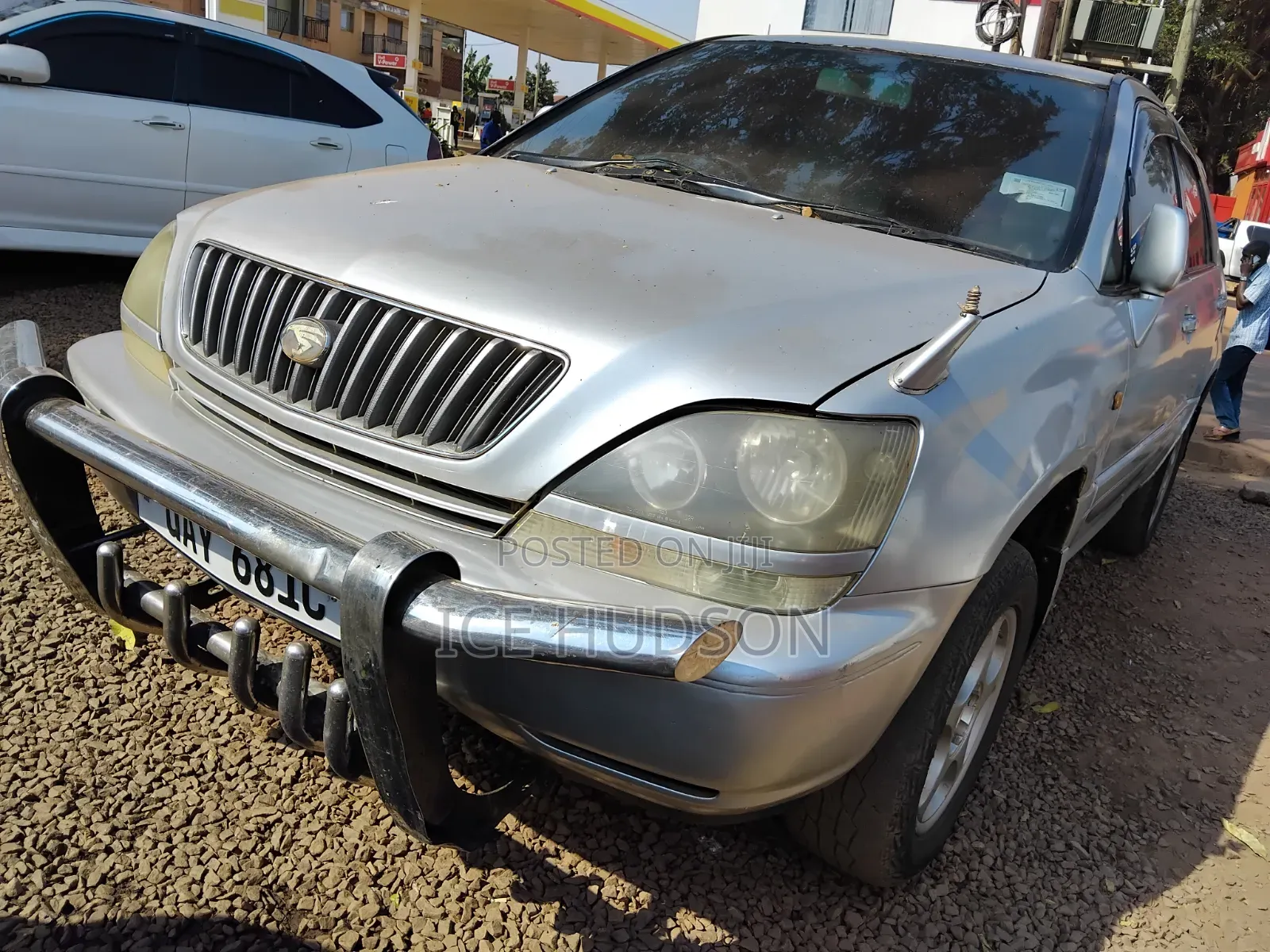 Toyota Harrier 2000 Silver