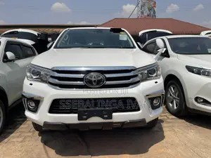 Toyota Hilux 2018 White