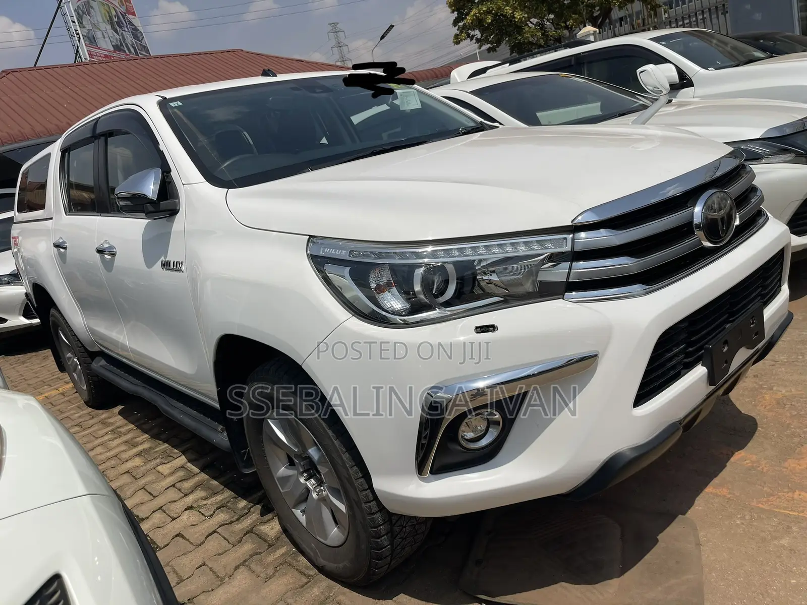 Toyota Hilux 2018 White