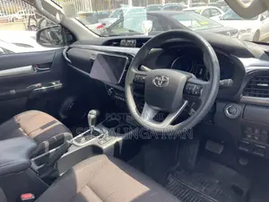 Toyota Hilux 2018 White