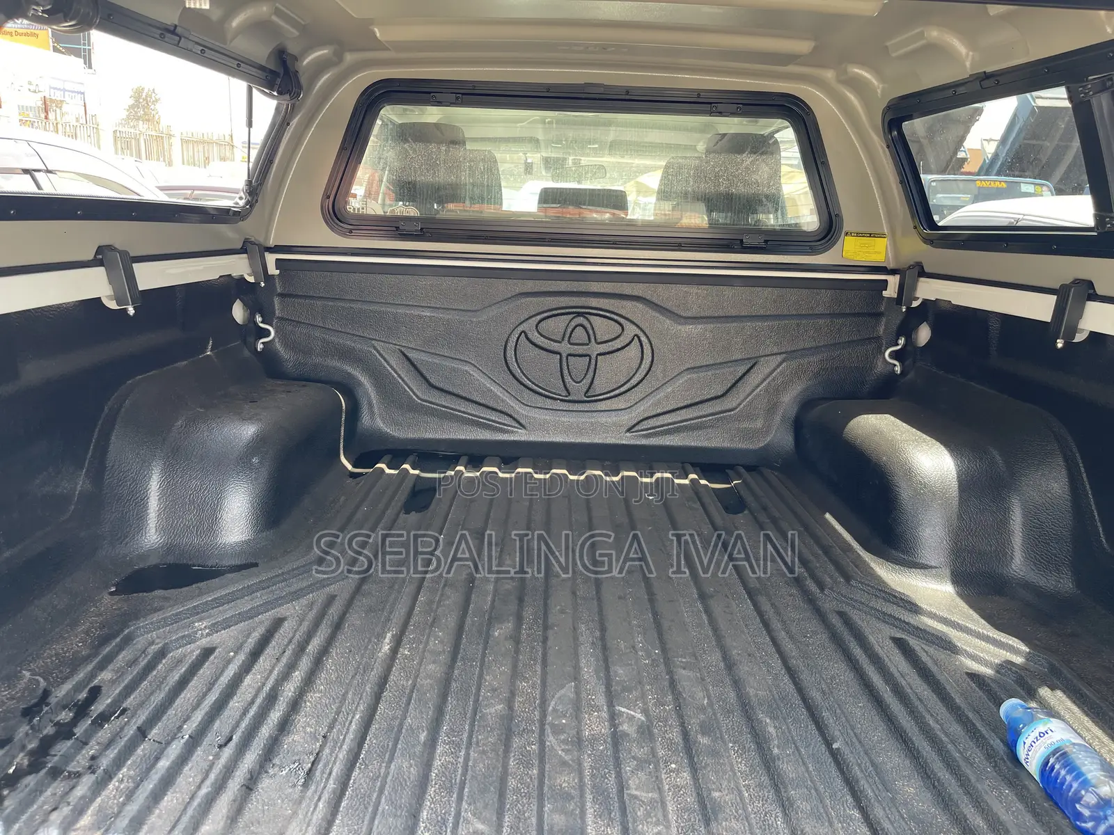 Toyota Hilux 2018 White
