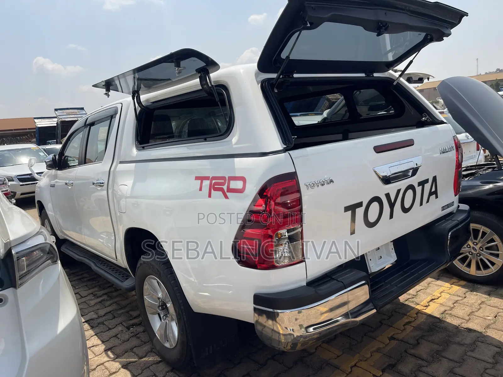 Toyota Hilux 2018 White
