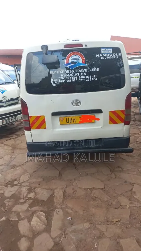 Toyota HiAce 2010 White